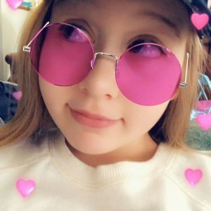 Meet your Posher, Ellie